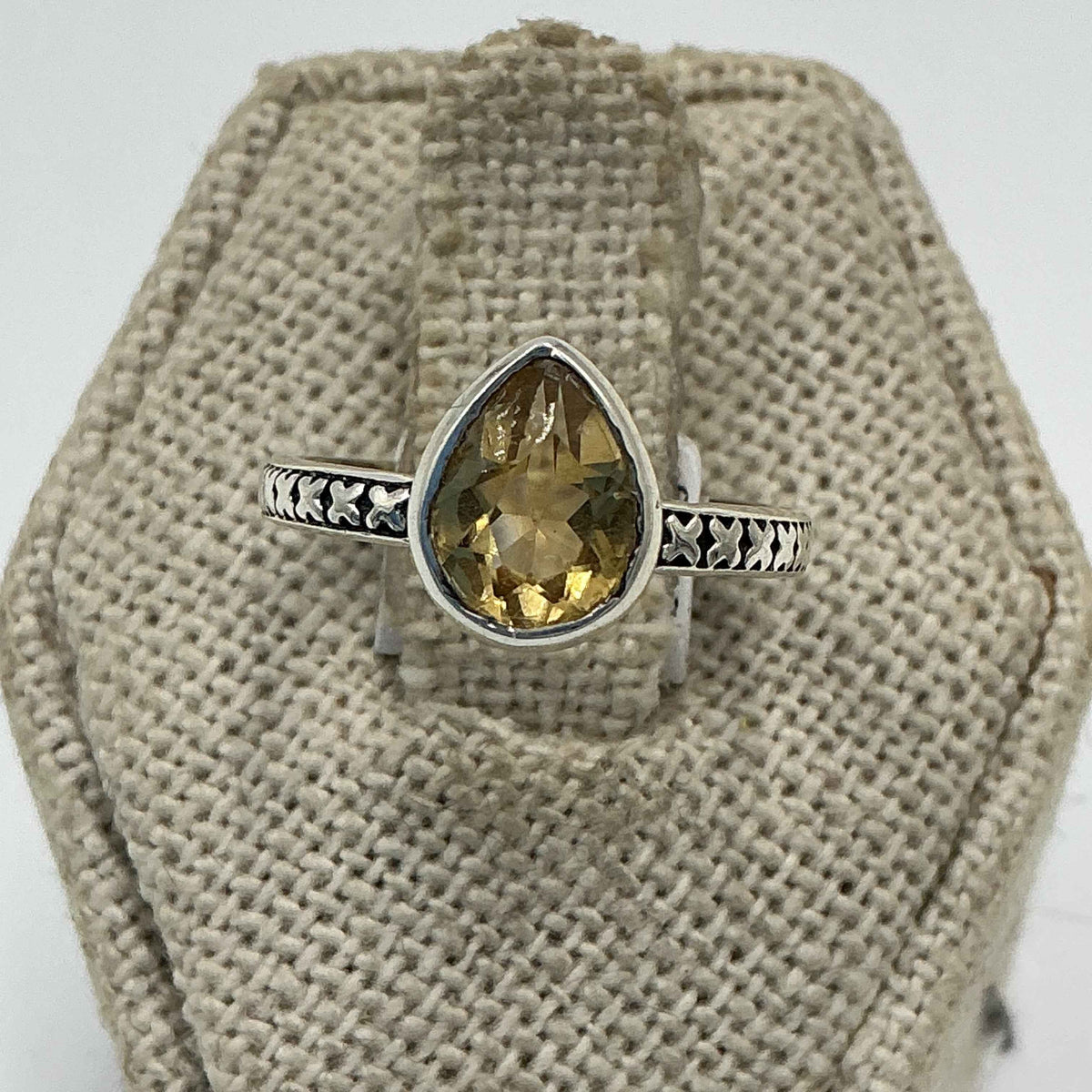 Anillo de plata de ley con citrino en forma de pera – Talla 5 – Abundancia, alegría y manifestación