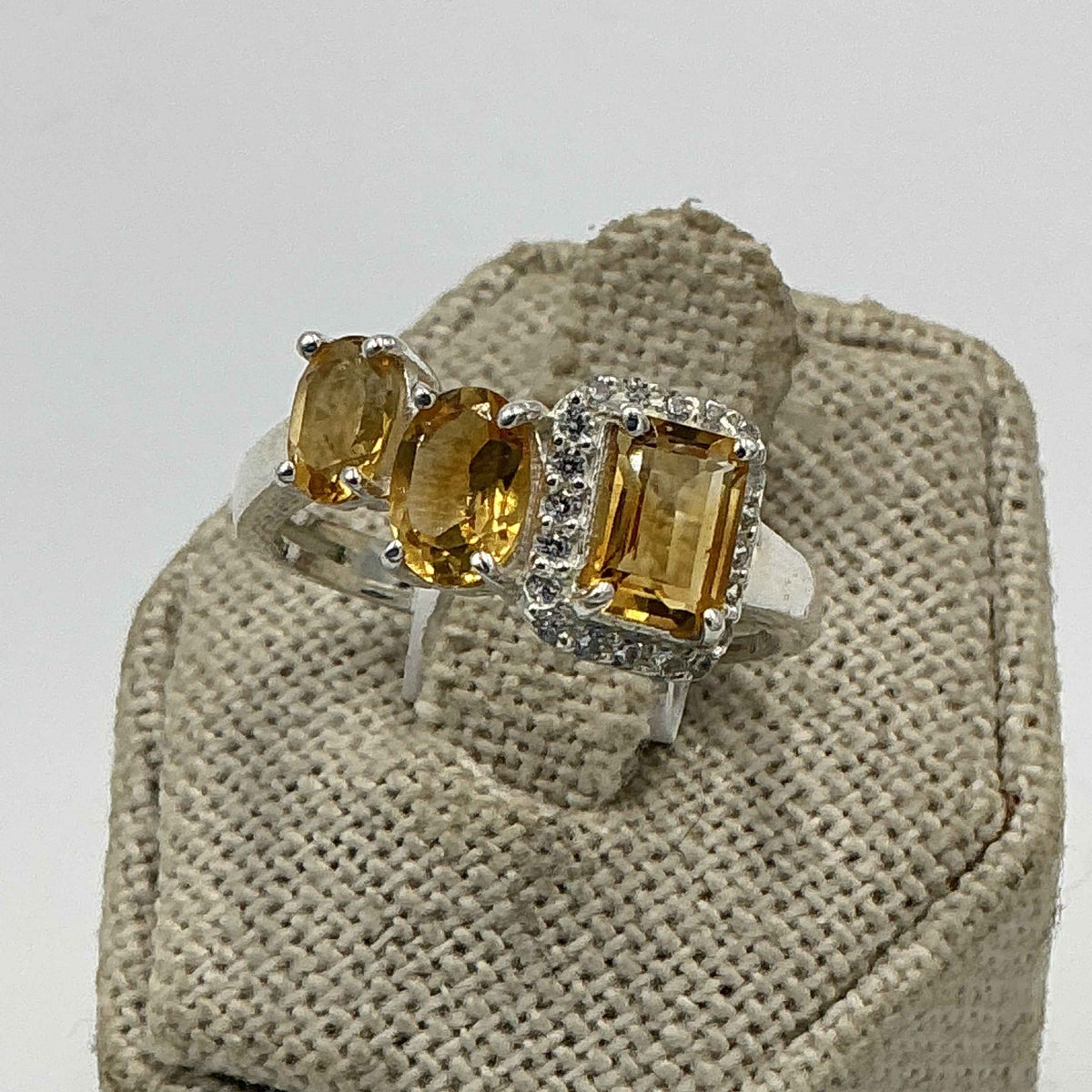 Anillo de plata de ley con halo de múltiples piedras y citrino – Talla 9 – Abundancia, confianza y manifestación