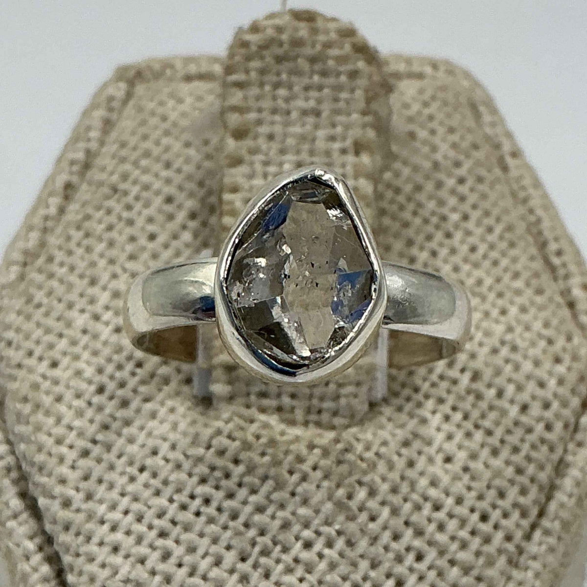 Anillo de plata de ley con diamante de Herkimer - Talla 6 - Claridad, intuición y alineación