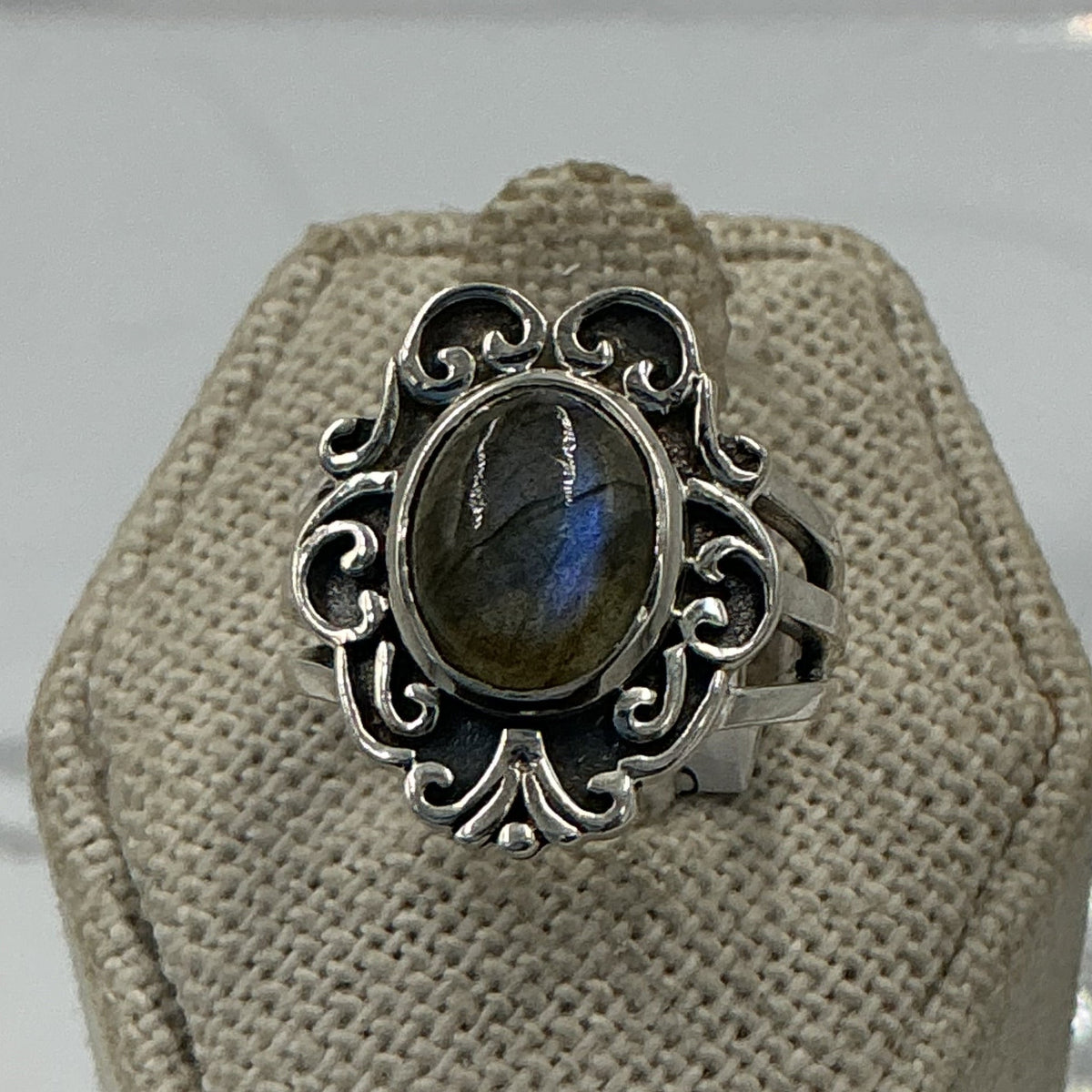Anillo ovalado de plata de ley con labradorita - Talla 6 - Magic Mirror
