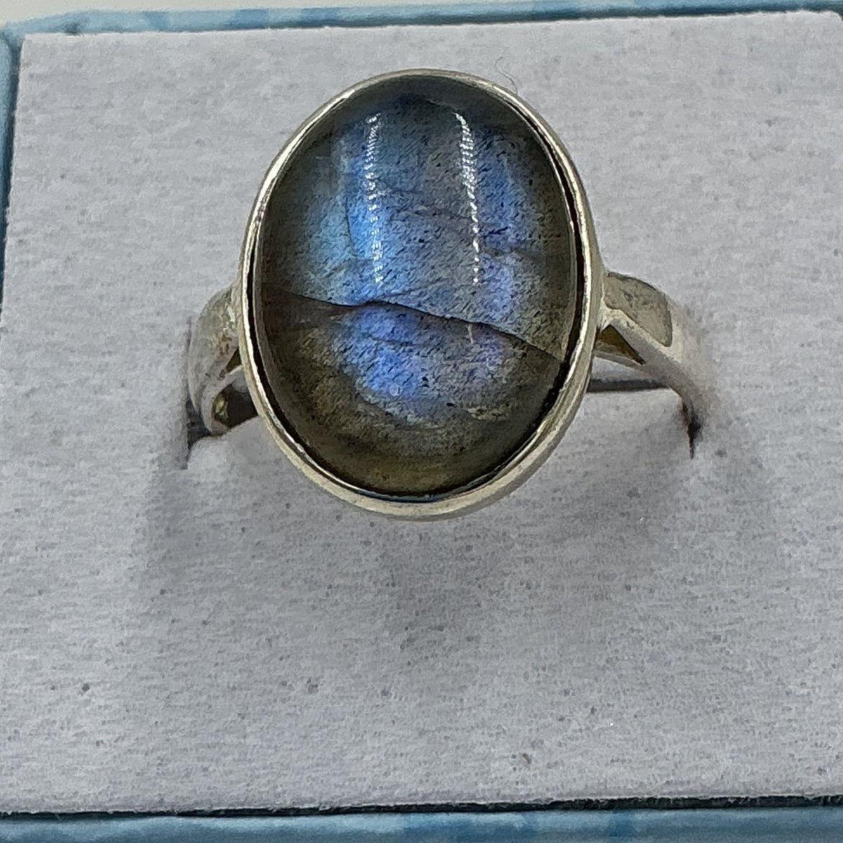 Anillo ovalado de plata de ley con labradorita azul crepuscular - Talla 9 - Magia y protección