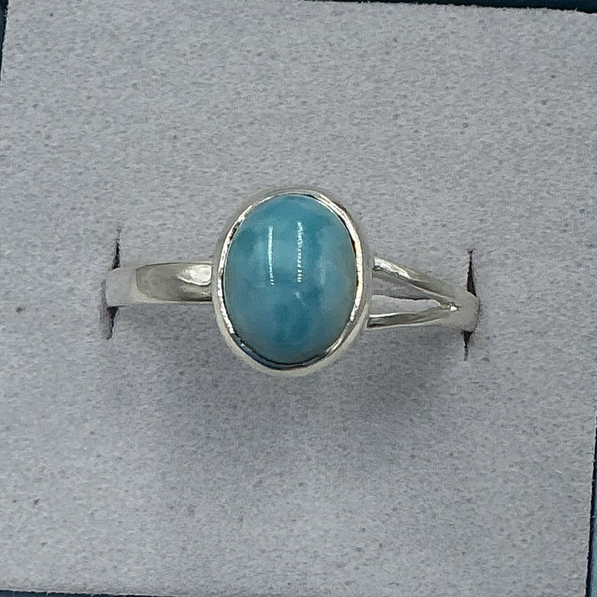 Anillo ovalado delicado de plata de ley con larimar - Talla 10 - Calma y comunicación
