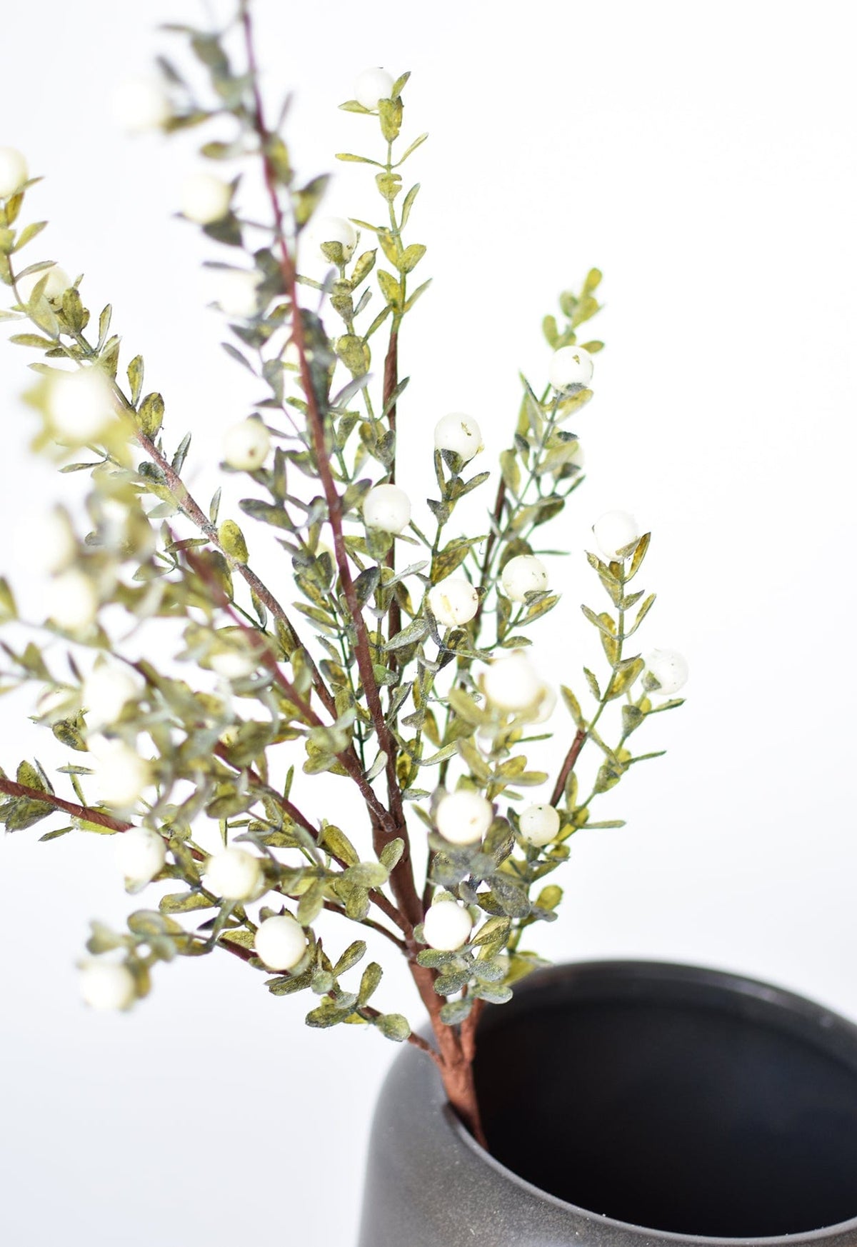 21" Faux White Berry Boxwood Greenery Stem