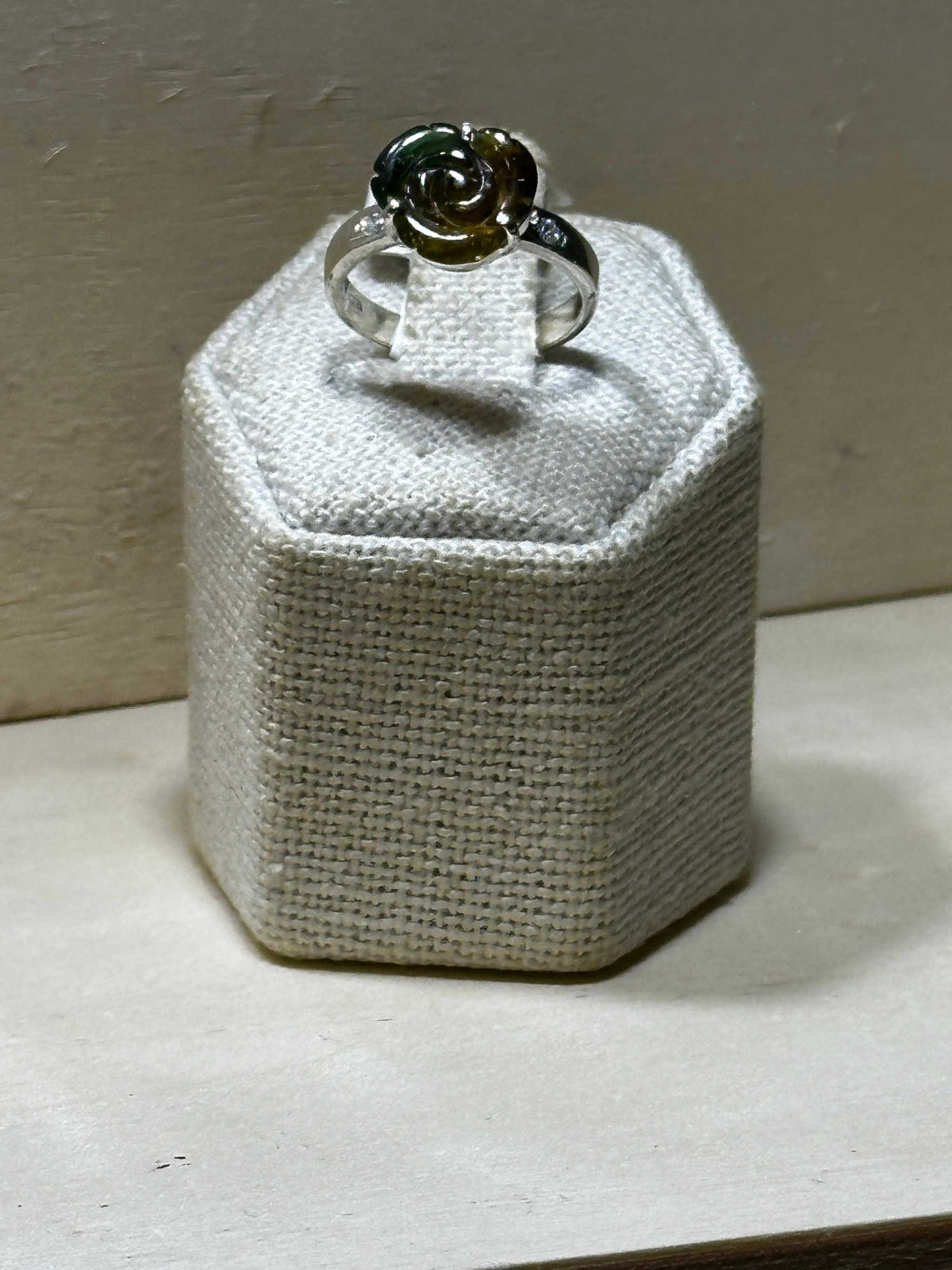 Anillo de flor de turmalina amarilla y verde (03.0048)
