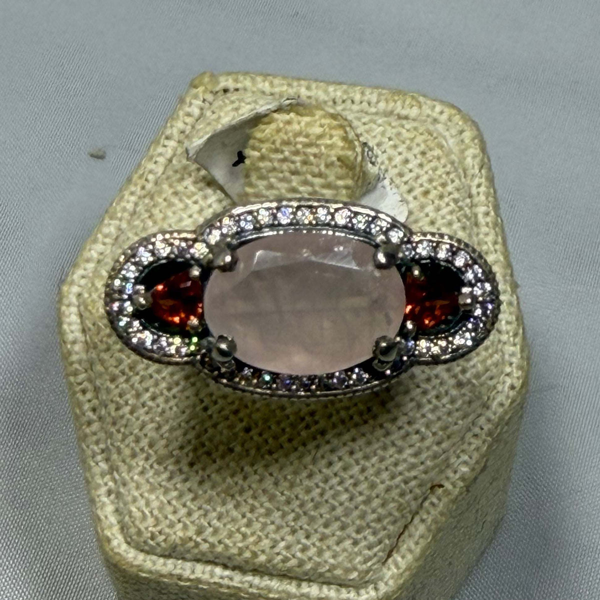 Anillo de cuarzo rosa y turmalina rosa talla 7 (08.3074)