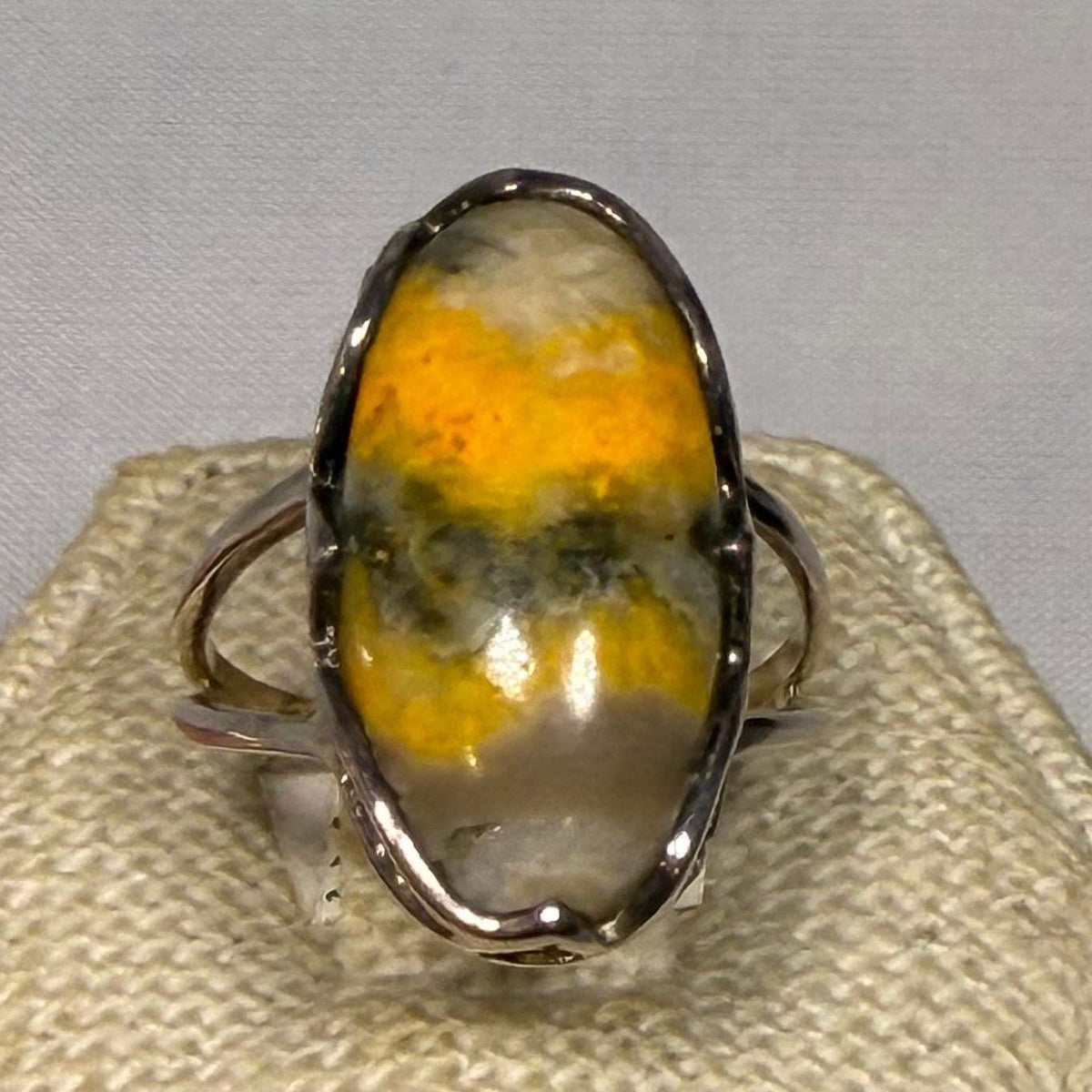 Anillo de jaspe abejorro talla 6 (04.0032)