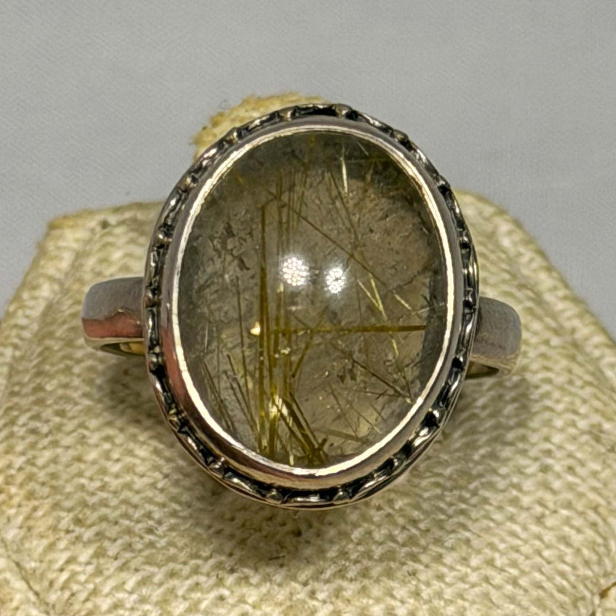 Anillo de cuarzo rutilado dorado, talla 9 (07.6050)
