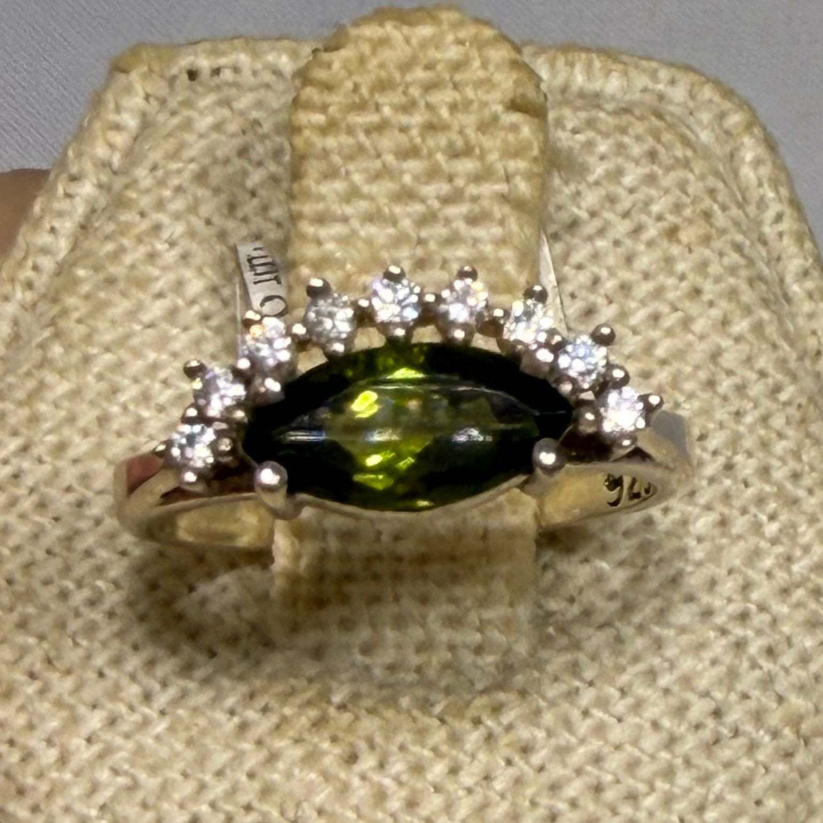 Anillo de turmalina verde talla 6 (02.7052)