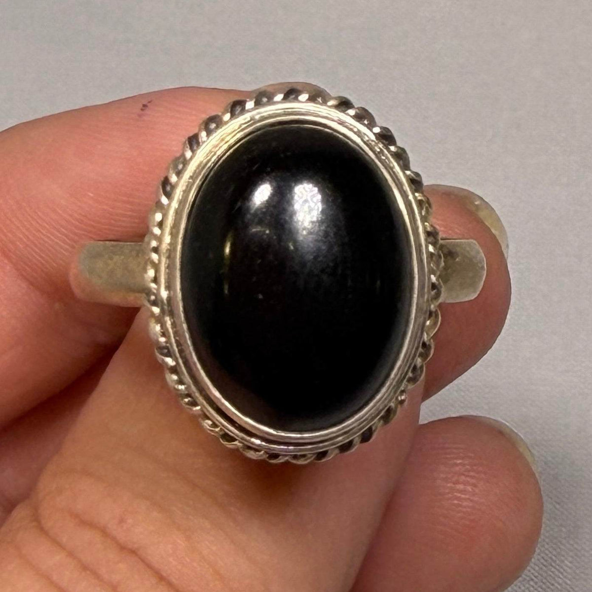 Anillo de ónix negro talla 12 (06.9036)