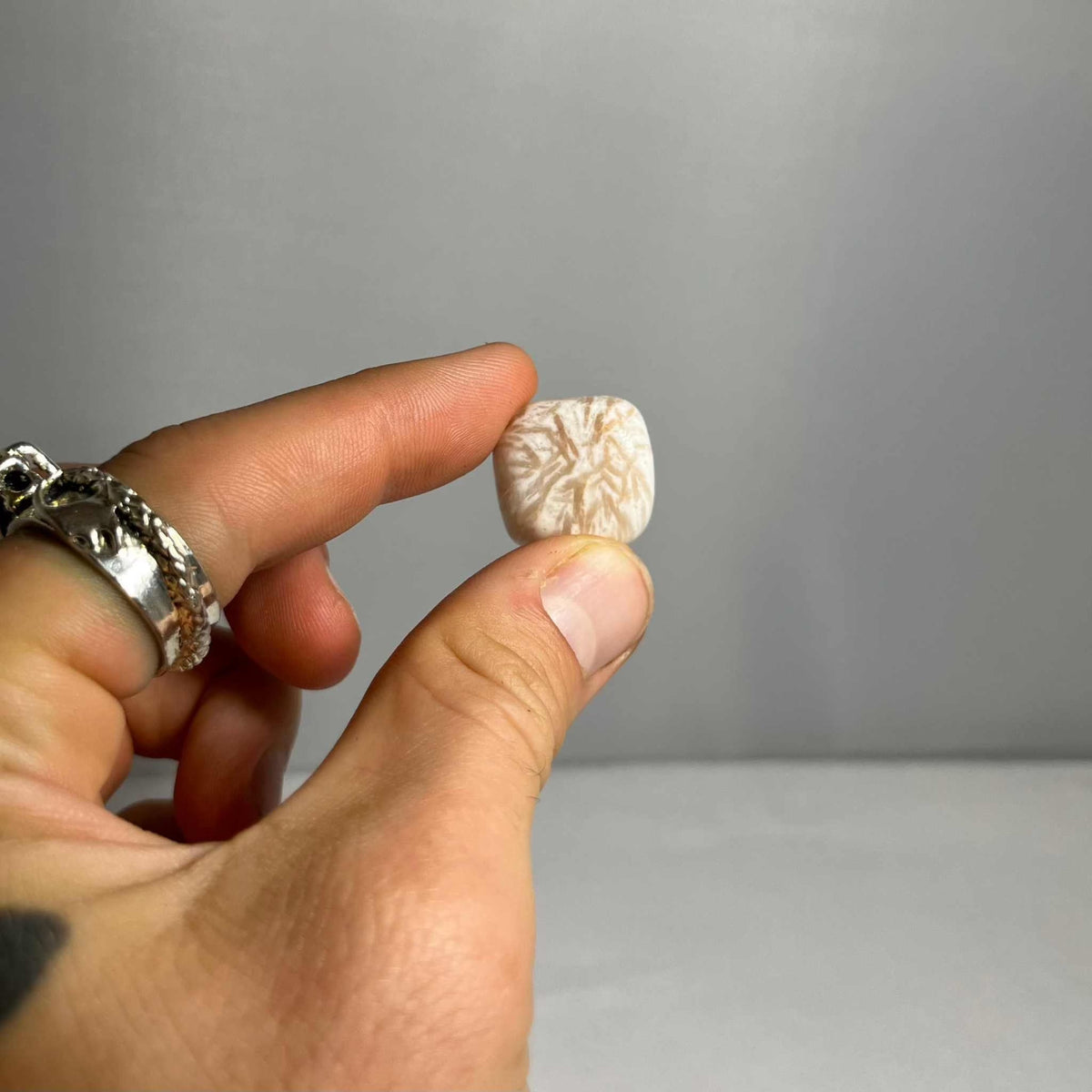 Piedra de escolecita pulida