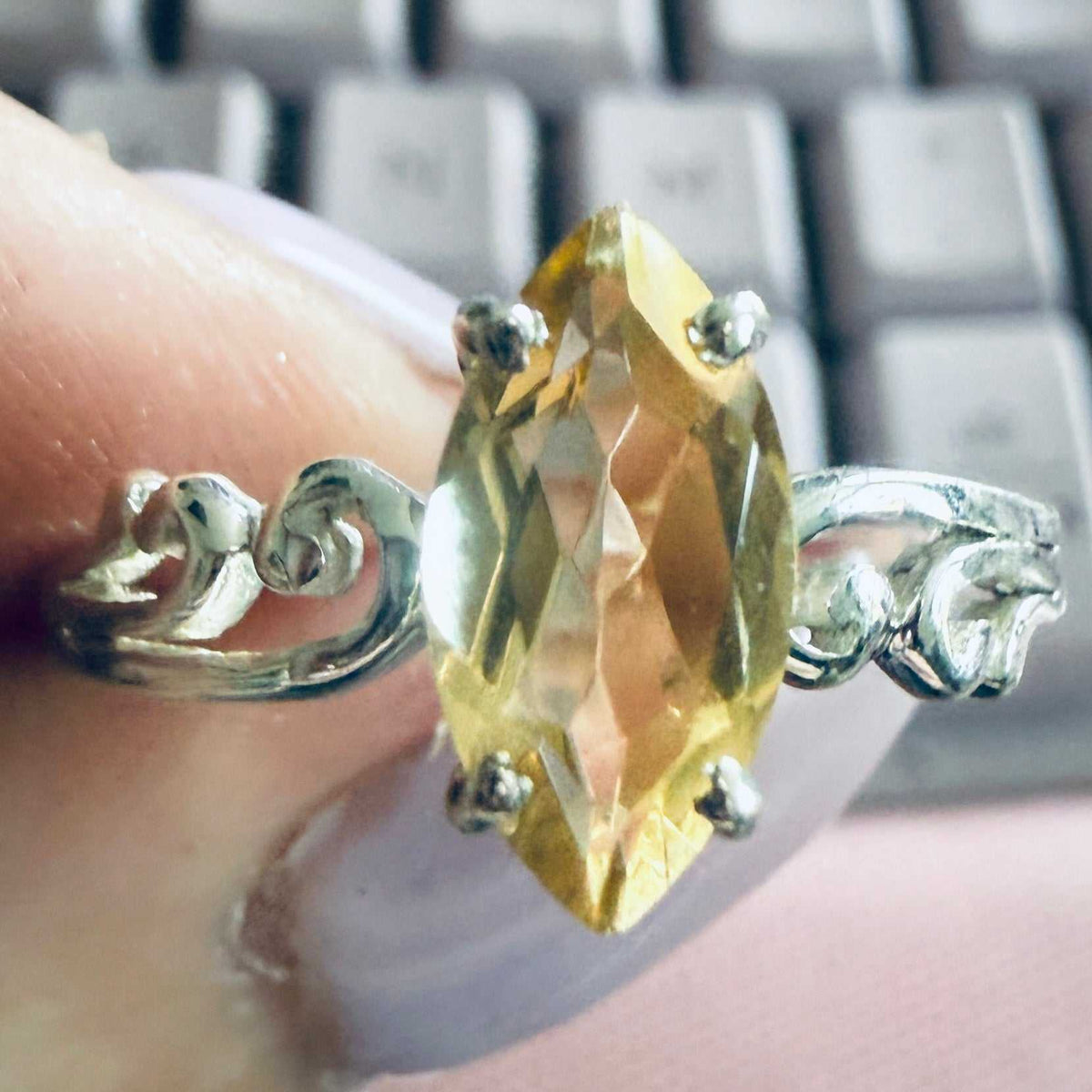 Anillo de filigrana con citrino marquesa – Plata de ley – Tallas 12 y 13