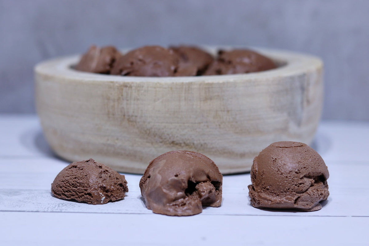 Bocaditos de helado de chocolate liofilizado