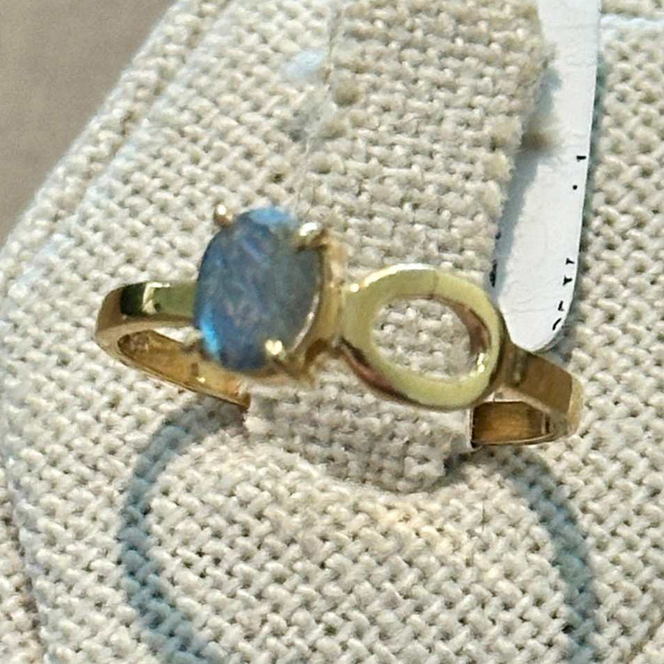 Anillo de acento de círculo abierto de labradorita – Oro vermeil laminado – Talla 9