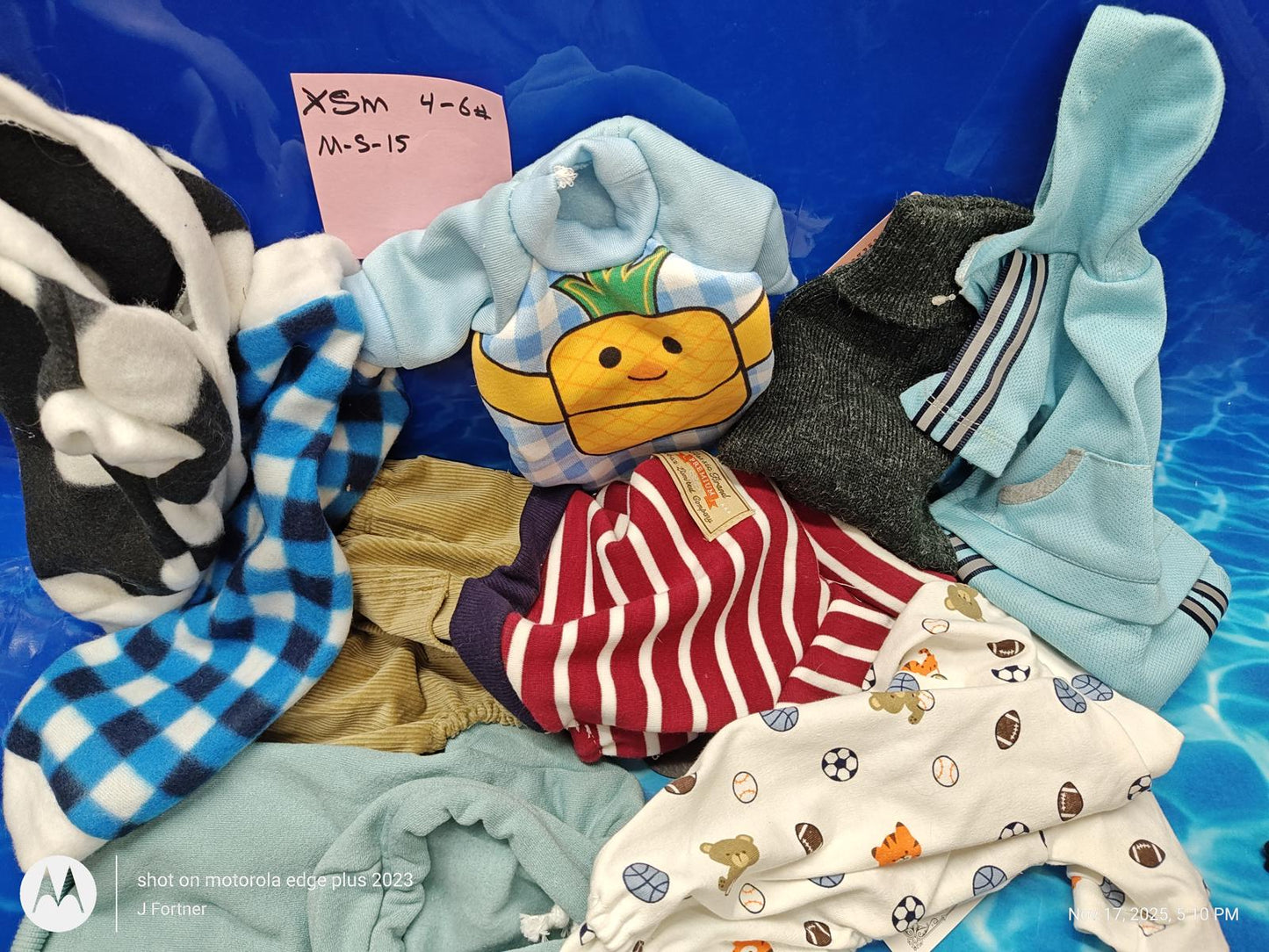 Dog Outfit Bundle ( Xtra Small 4 to 6 Pound Pets ) Brand New Save with a Bundle