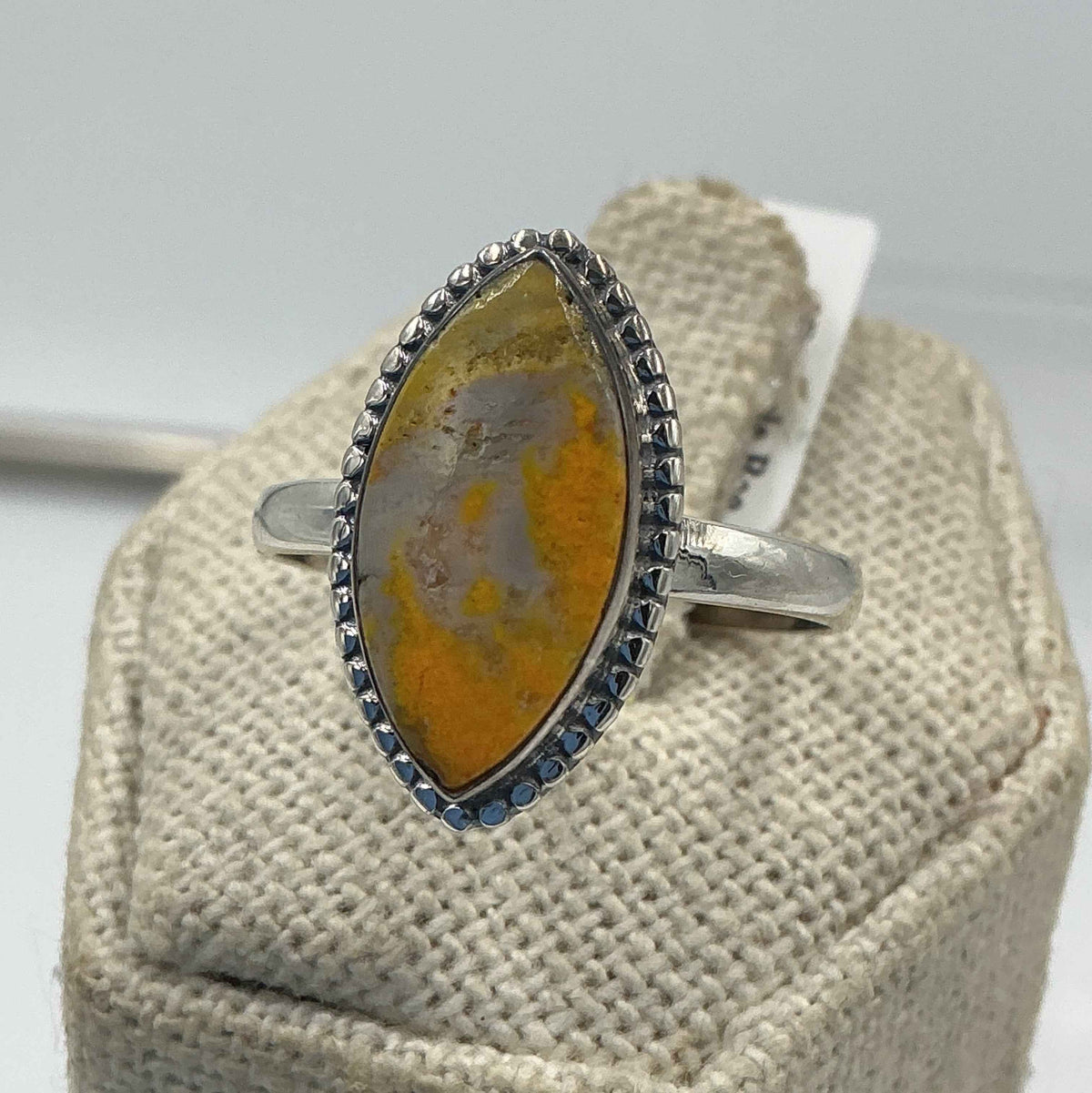 Anillo de plata de ley con jaspe abejorro marquesa engastado en bisel - Talla 10 - Alegría, fuerza y poder personal