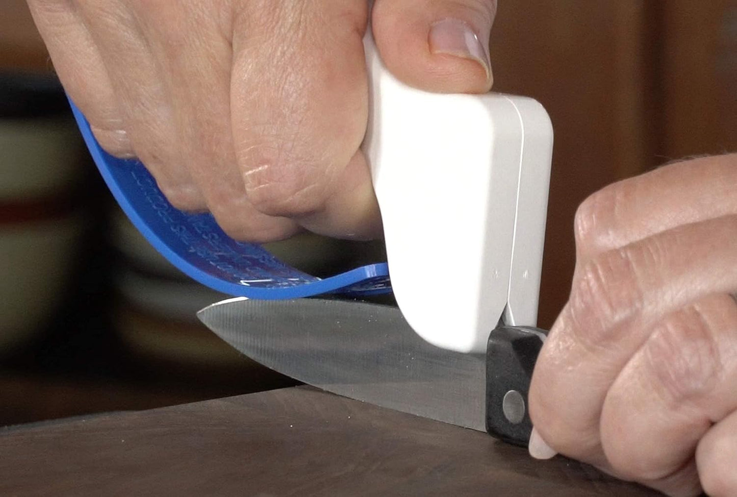 AccuSharp Knife Sharpener 001 Tungsten Carbide Fast Edge Tool Sharpener