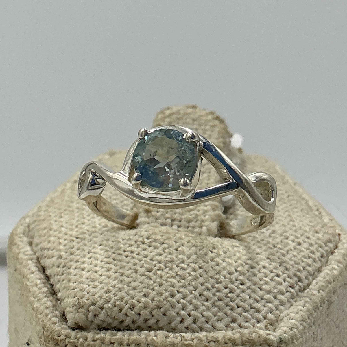 Anillo de plata de ley con doble espiral y aguamarina - Talla 8 - Paz, valentía y comunicación clara