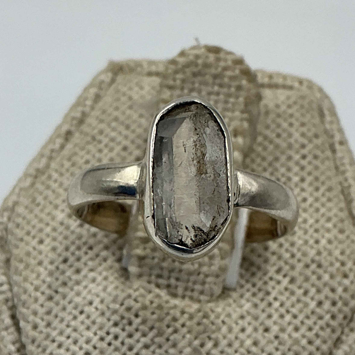 Anillo de plata de ley con diamante de Herkimer - Talla 8 - Claridad, intuición y alineación