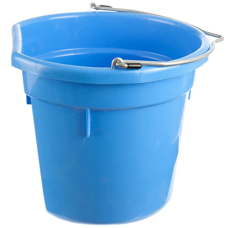 Little Giant Flat Back Plastic Animal Feed Livestock Horse Feed Bucket 5 Gallon