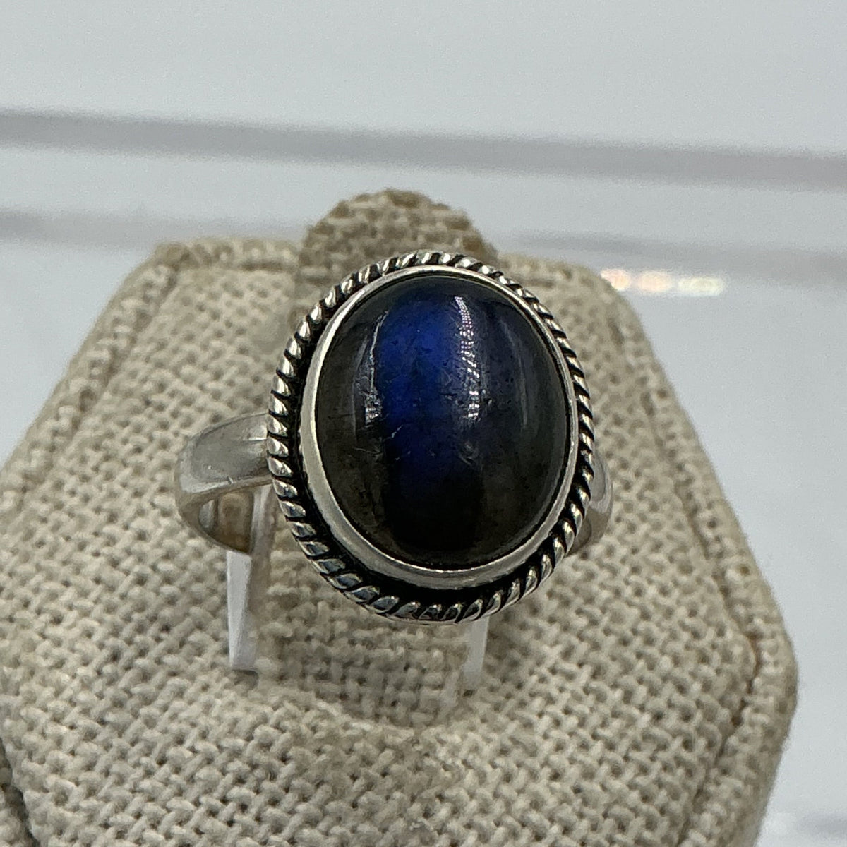 Anillo ovalado de plata de ley con labradorita azul intenso - Talla 6 - Magia y protección