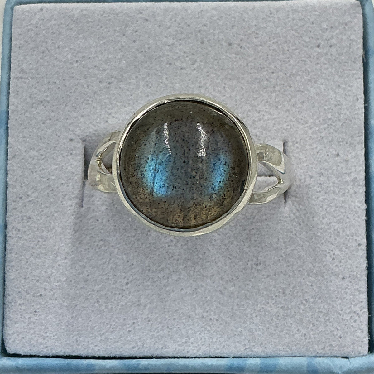 Anillo redondo de plata de ley con labradorita y luna llena - Talla 8 - Magia y protección