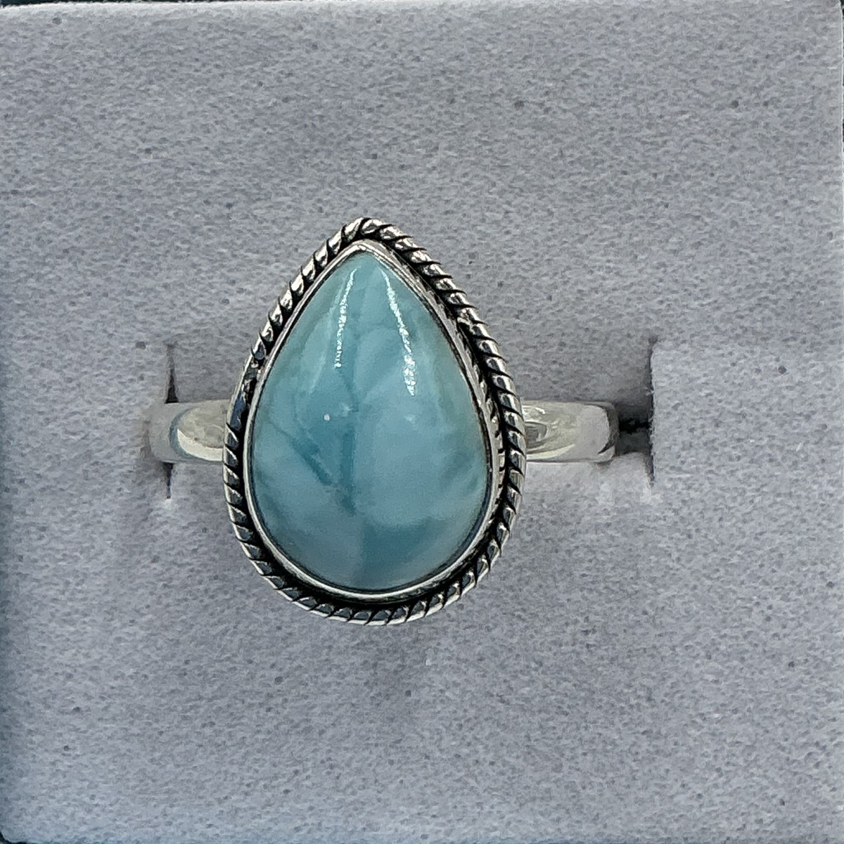 Anillo Lágrima de Larimar en Plata de Ley - Talla 7 - Calma y Comunicación