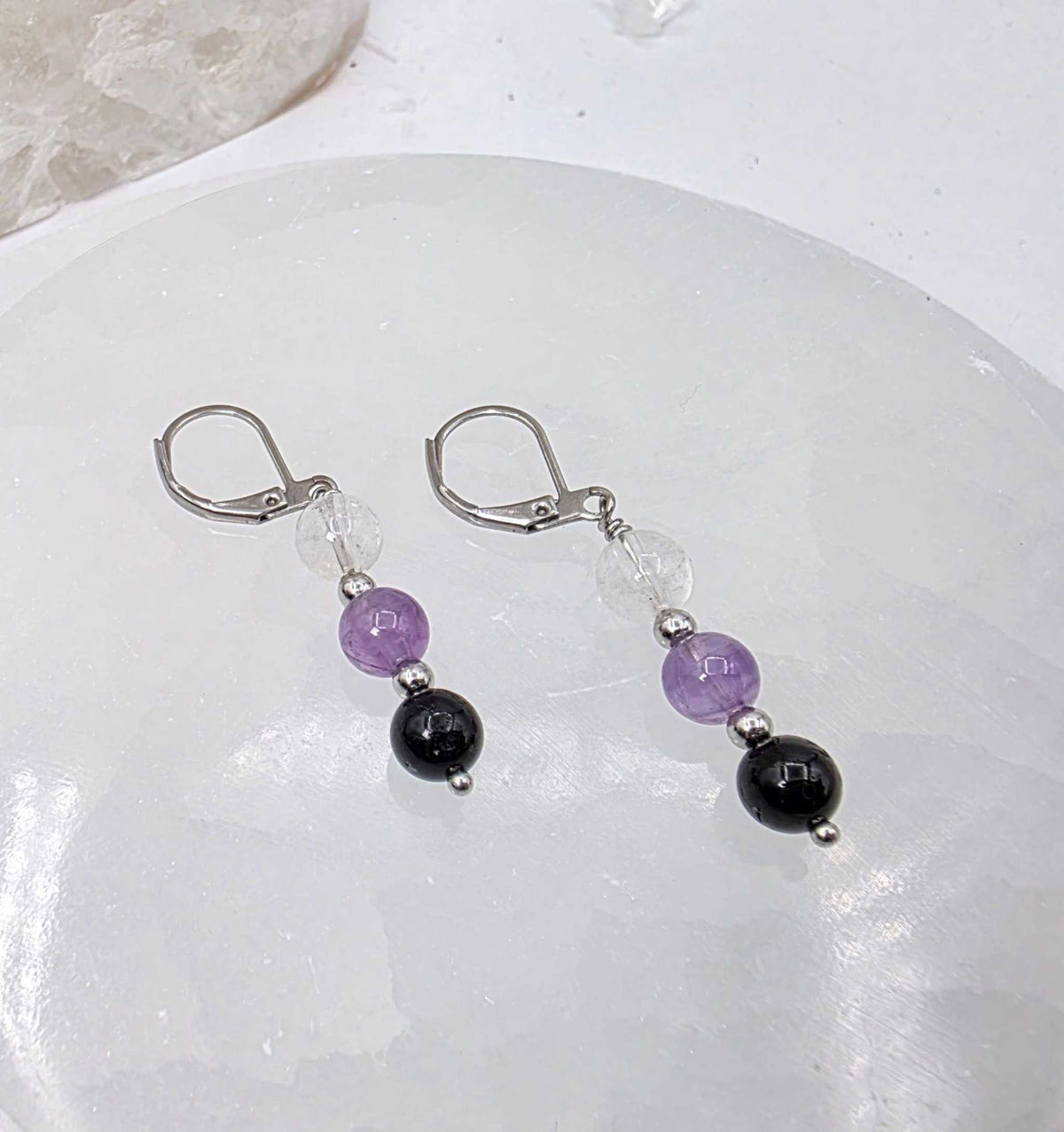 ESPACIO SAGRADO - Conjunto de joyas de cuarzo transparente, amatista y ónix negro