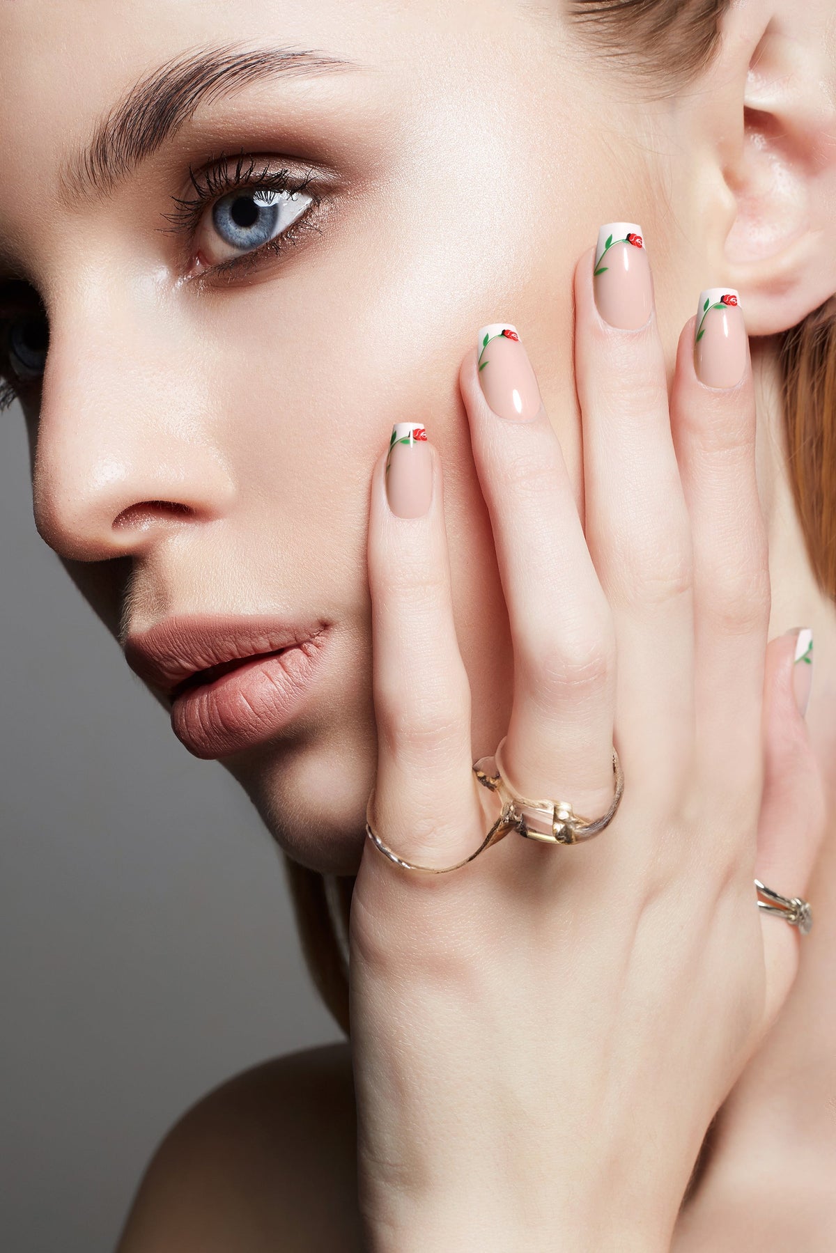 Corona de rosas | Uñas postizas adhesivas suaves y duraderas