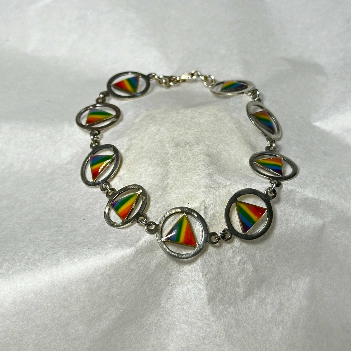 Pulsera de plata de ley con arcoíris del orgullo