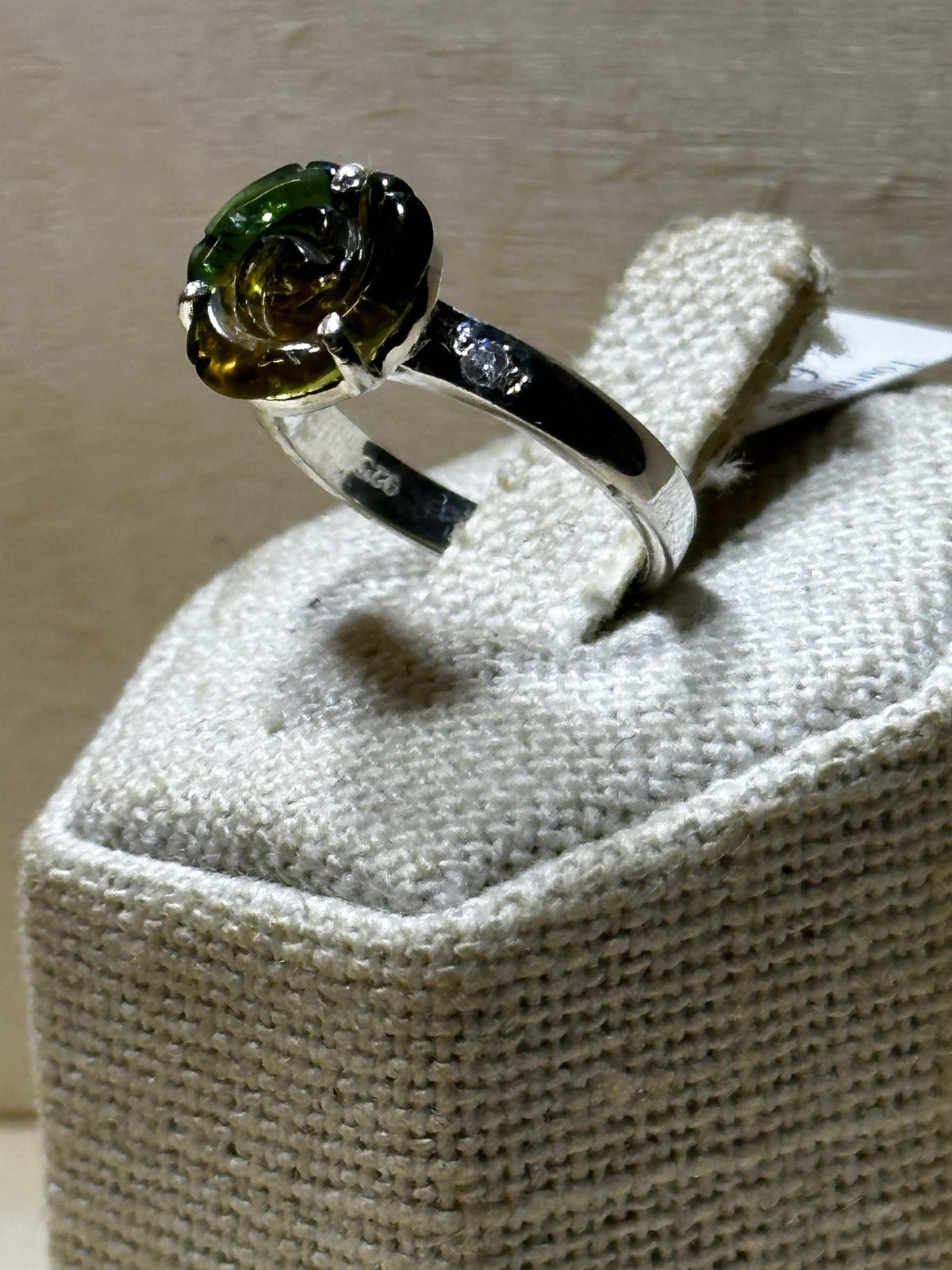 Anillo de flor de turmalina amarilla y verde (03.0048)