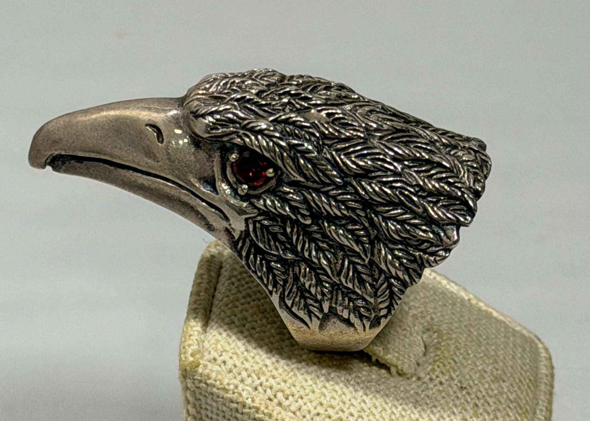 Anillo Raptor de Plata de Ley - Talla 10 - Ojos de Granate