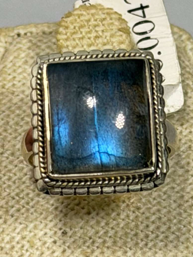 Anillo de labradorita de talla cuadrada - Plata de ley - Talla 6