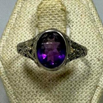 Anillo de amatista talla 9 (03.2048)