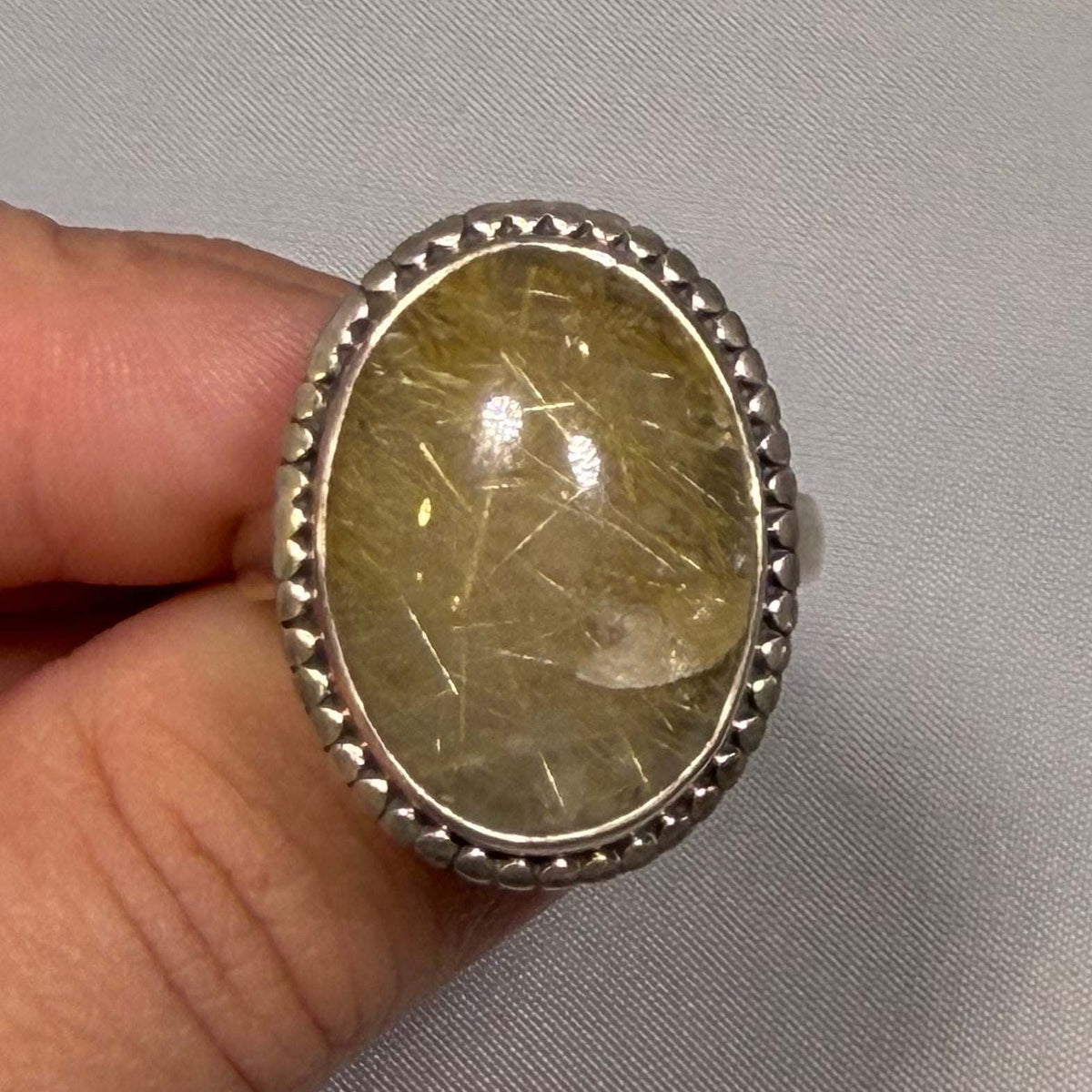 Anillo de cuarzo rutilado dorado talla 11 (08.0050)