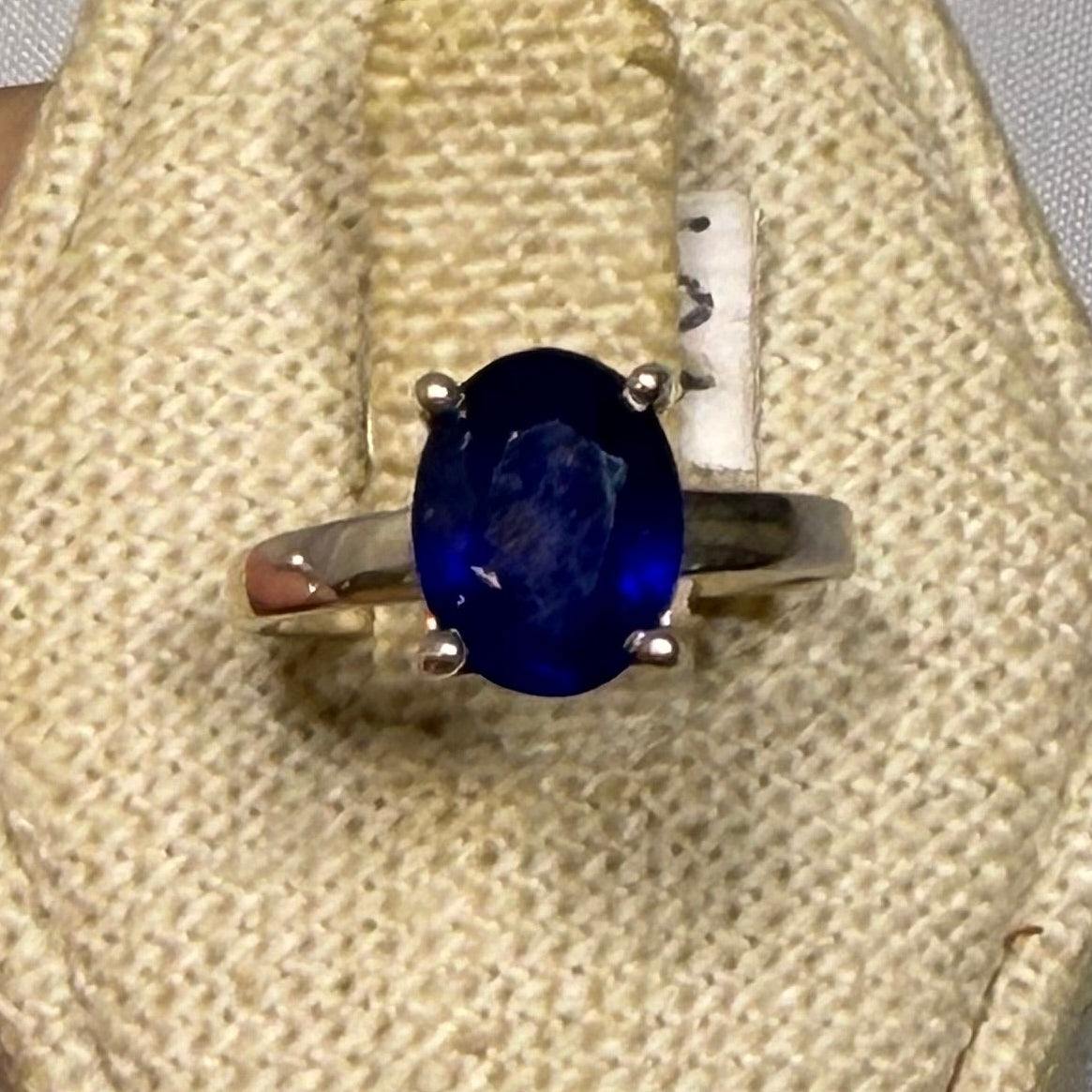 Anillo de zafiro azul talla 5 (03.0048)
