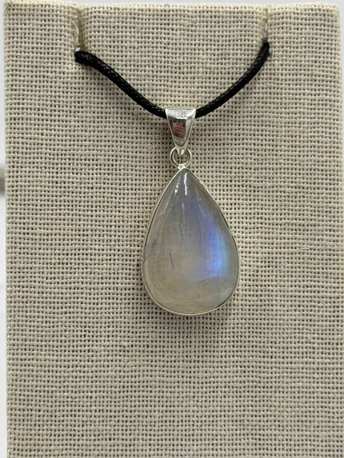 Colgante de plata de ley con piedra luna arcoíris en forma de lágrima