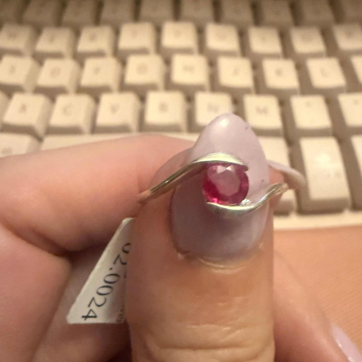 Anillo de plata de ley Onda Rubí