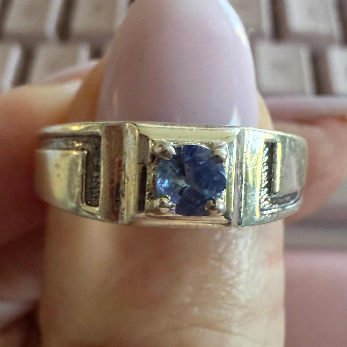 Anillo geométrico de tanzanita y plata de ley – Tallas 7 y 9 – Intuición, fortaleza y claridad mental