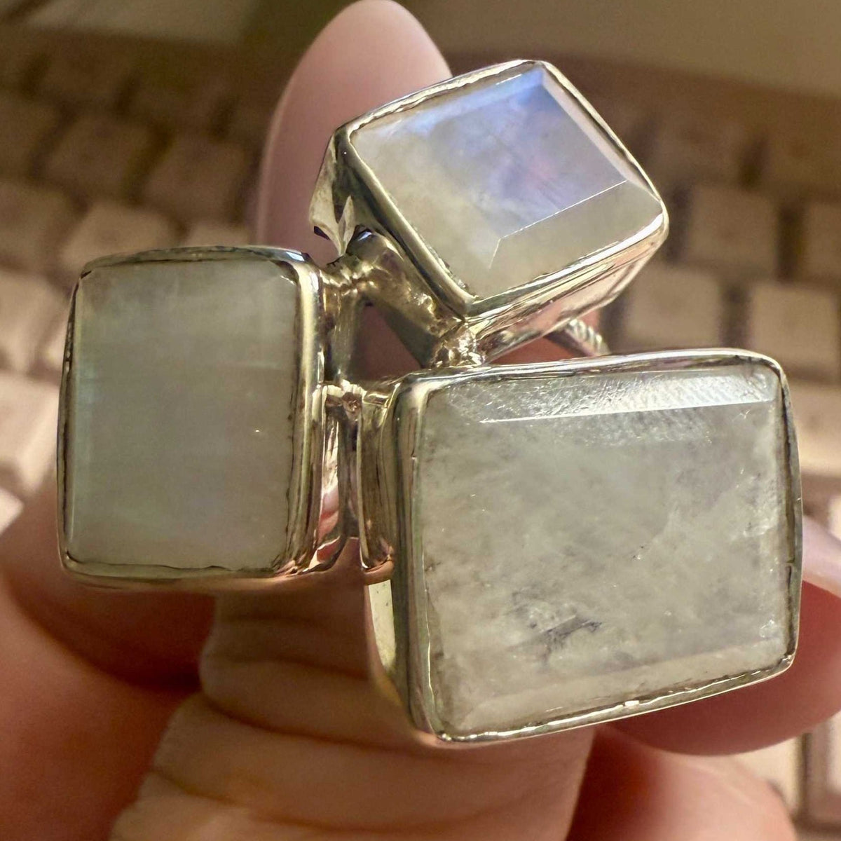 Anillo llamativo extragrande de piedra luna arcoíris – Plata de ley – Tallas 8 y 9