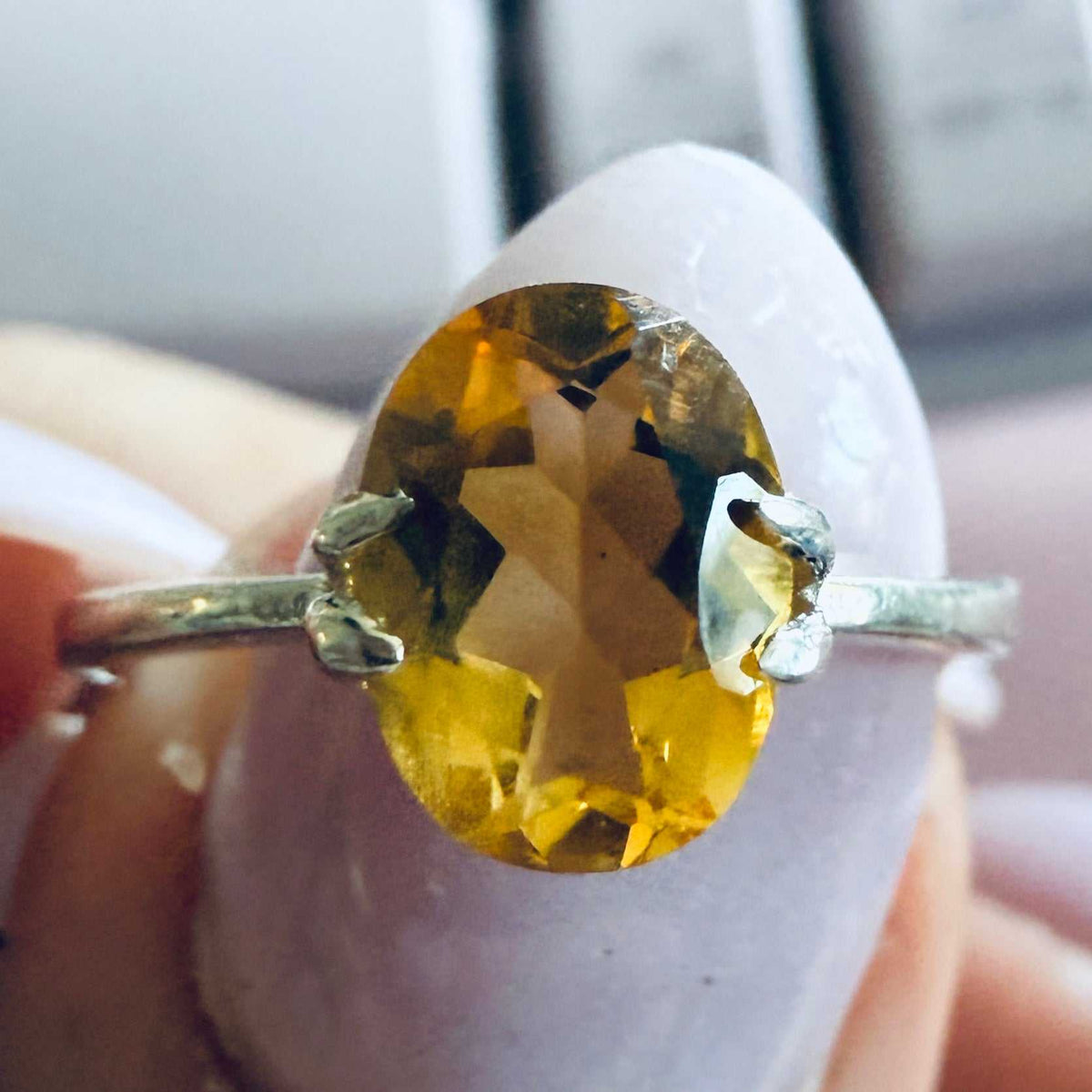 Anillo solitario ovalado de citrino – Plata de ley – Tallas 5 y 10