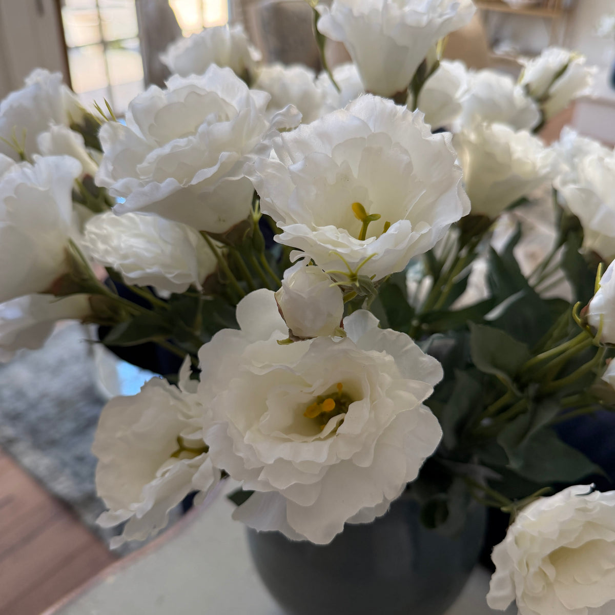 Ramo de lisianthus blanco | Tallo floral artificial de 21" | Flor artificial