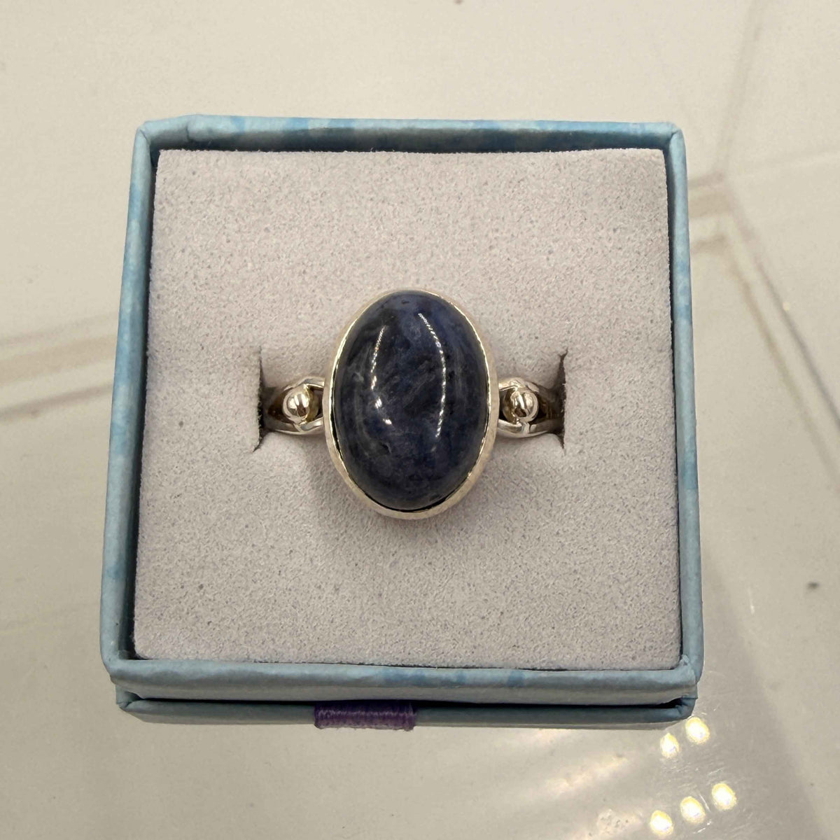 Anillo de plata de ley con banda de cuentas divididas de pietersita - Talla 9 - Enraizamiento, transformación y perspicacia