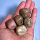 Piedra de bolsillo rodada de rodonita