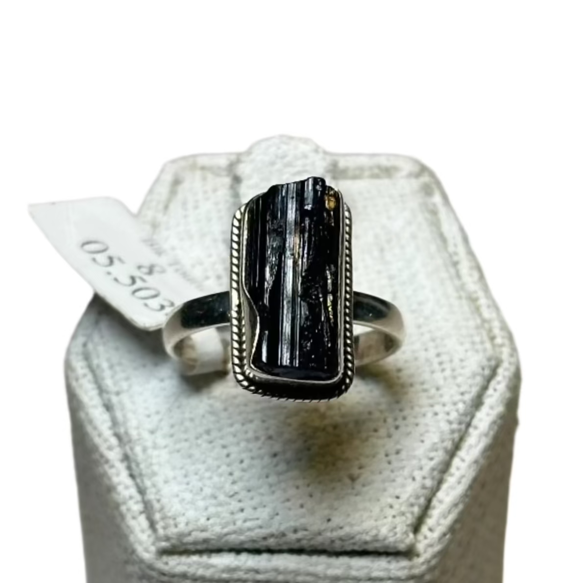 Anillo de turmalina negra talla 8 (05.5034)