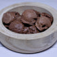 Bocaditos de helado de chocolate liofilizado