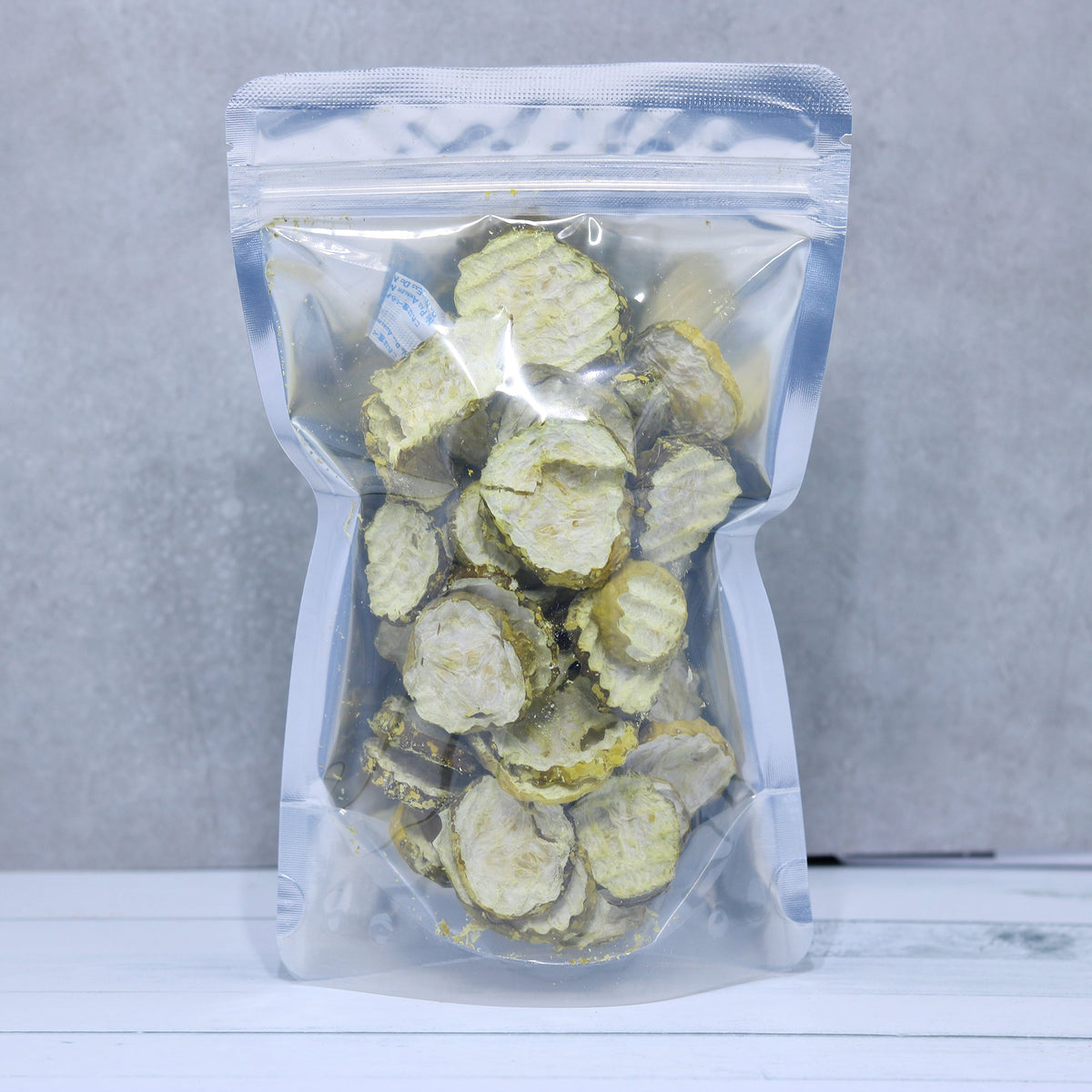 Chips de pepinillos eneldo liofilizados