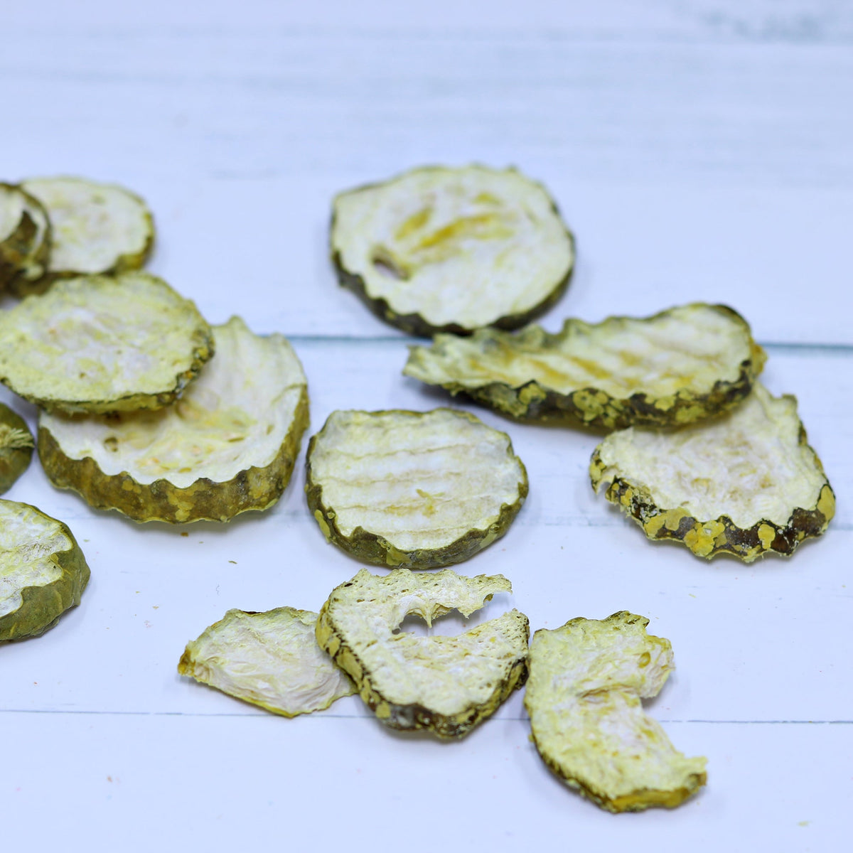 Chips de pepinillos eneldo liofilizados