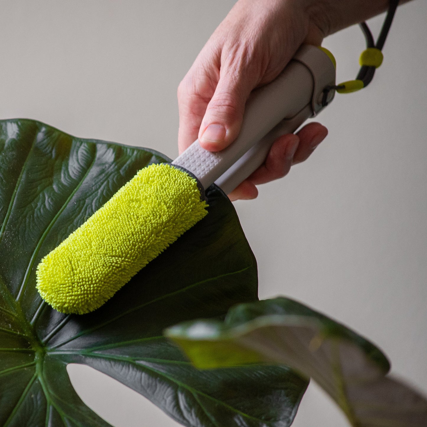 Leaf Sweep™ Plant Cleaning Tool - Starter Kit w/ Combo Covers