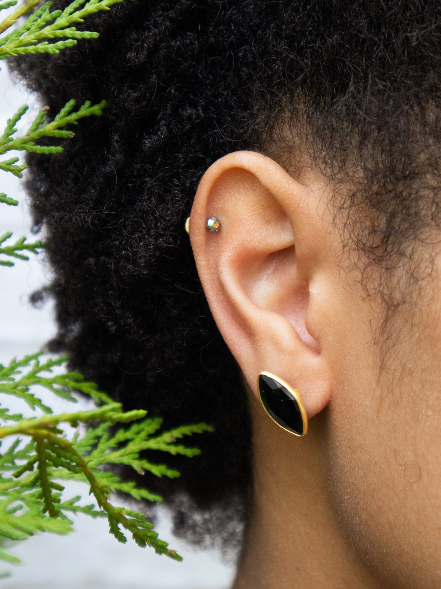 Mila Leaf Earrings - Gold