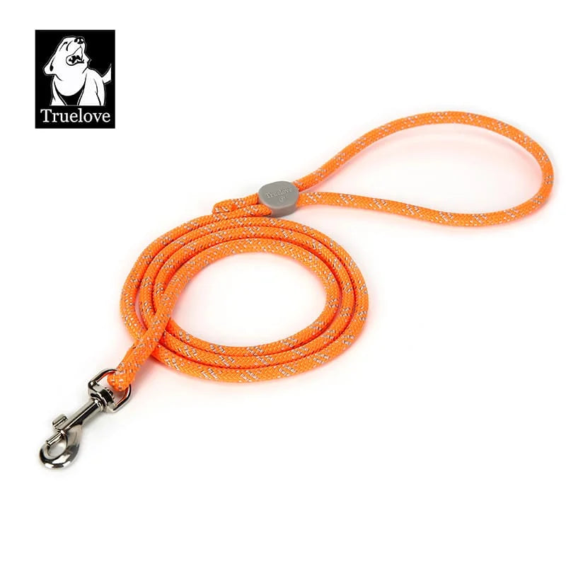 Correa para perros resistente y práctica TrueLove. Número de modelo: TLL2576. Disponible en 12 colores diferentes.